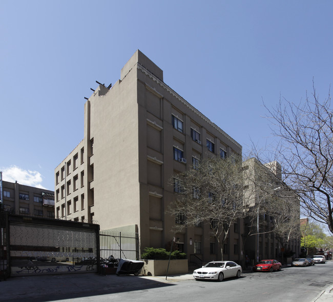 Taaffe Lofts in Brooklyn, NY - Foto de edificio - Building Photo