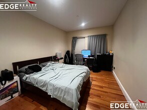 9 Glencoe St, Unit 202 in Boston, MA - Foto de edificio - Building Photo