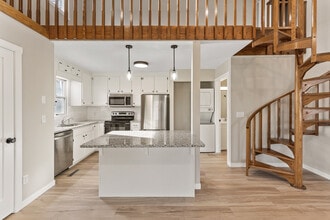 1551 Namekagon St, Unit Namekagon U4 in Hudson, WI - Building Photo - Building Photo