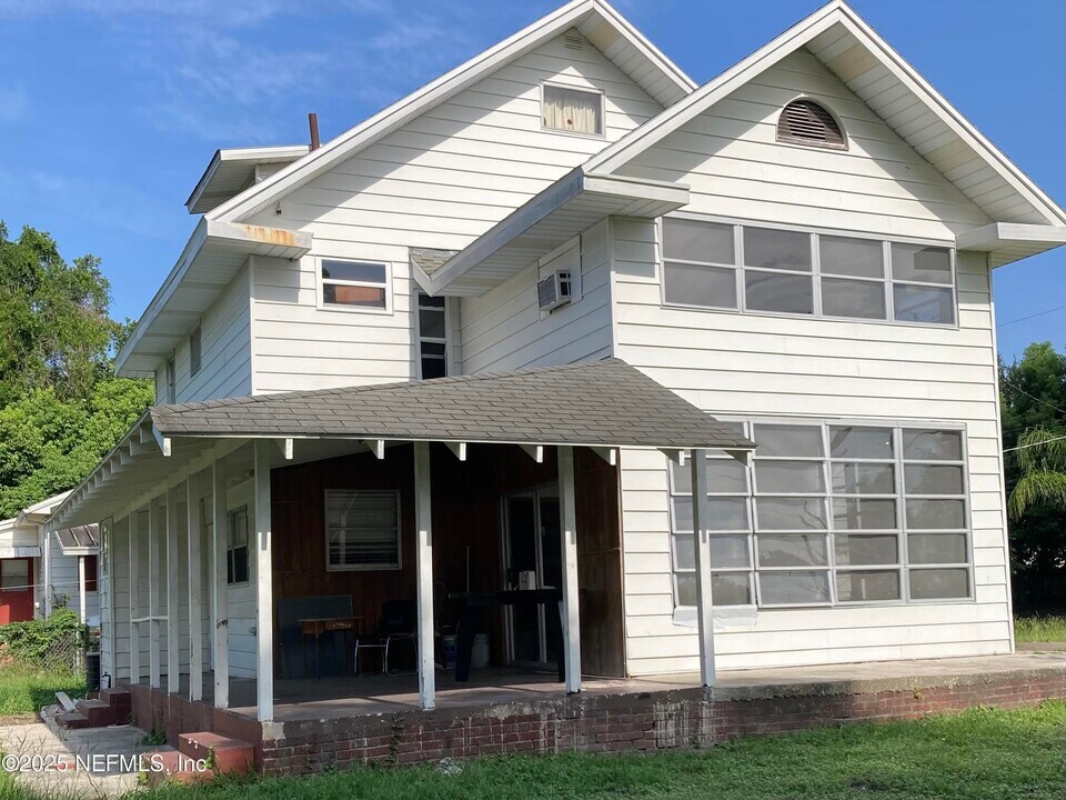 5104 Palmer Ave in Jacksonville, FL - Building Photo