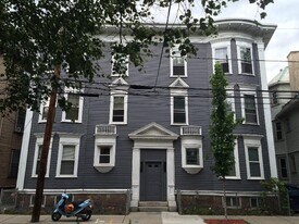 518 Putnam Ave, Unit 1 in Cambridge, MA - Building Photo