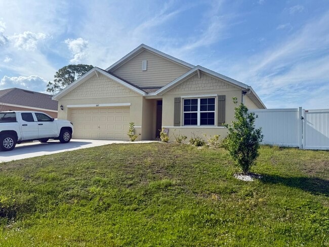 property at 1405 Pace Dr NW
