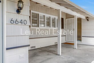 6640 S Land Park Dr in Sacramento, CA - Building Photo - Building Photo