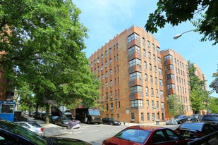 475 W 186th St in New York, NY - Building Photo