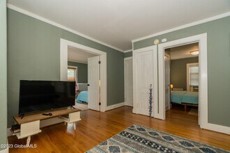 107 Van Dam St-Unit -2 in Saratoga Springs, NY - Building Photo - Building Photo