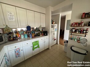 8-10 Glencoe St. Unit 3, Unit 3 in Boston, MA - Building Photo - Building Photo