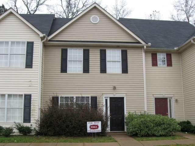 1869 Carrington Dr in Griffin, GA - Foto de edificio