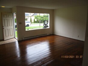 3022 Sumner Ave in Hoquiam, WA - Building Photo - Building Photo