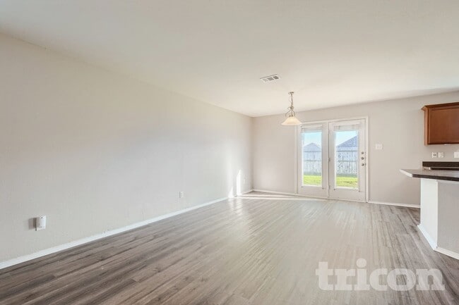 208 Silver Spur Dr in Waxahachie, TX - Building Photo - Building Photo