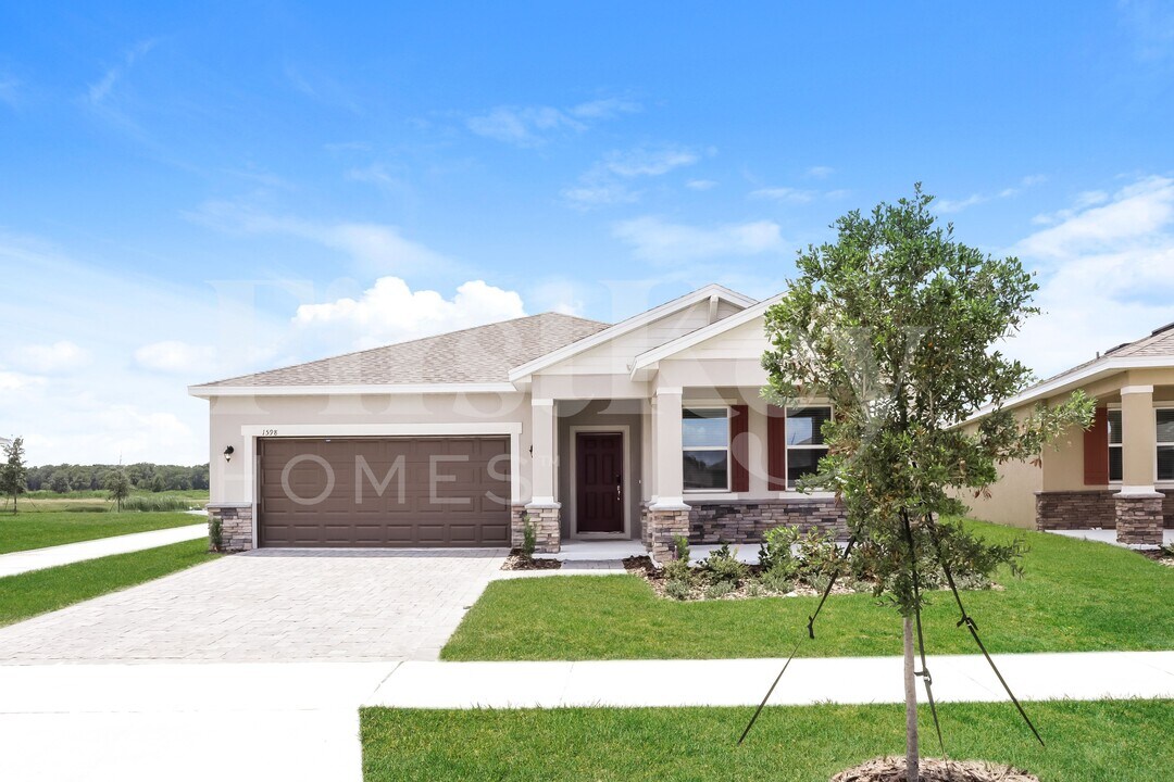 1598 Isleta Lp in Kissimmee, FL - Foto de edificio