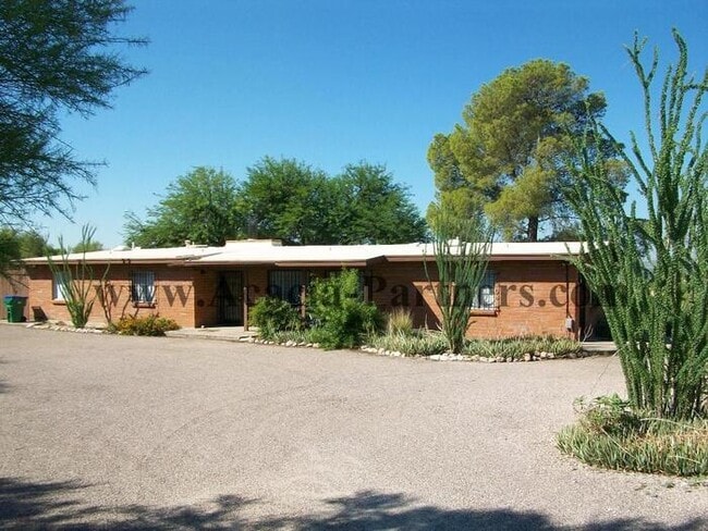 property at 4030 E La Cadena