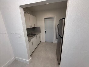 1251 NW 61st St in Miami, FL - Building Photo - Building Photo