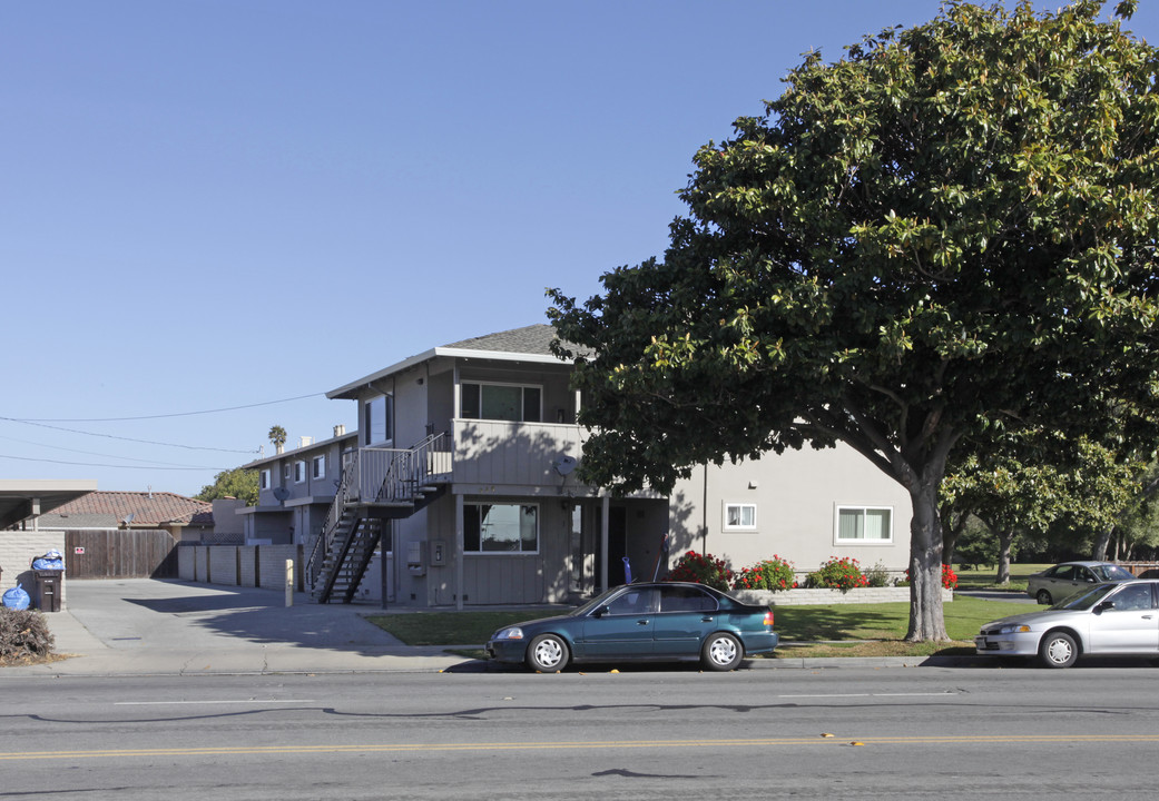 Royal Arms Apartments in Salinas, CA - Foto de edificio