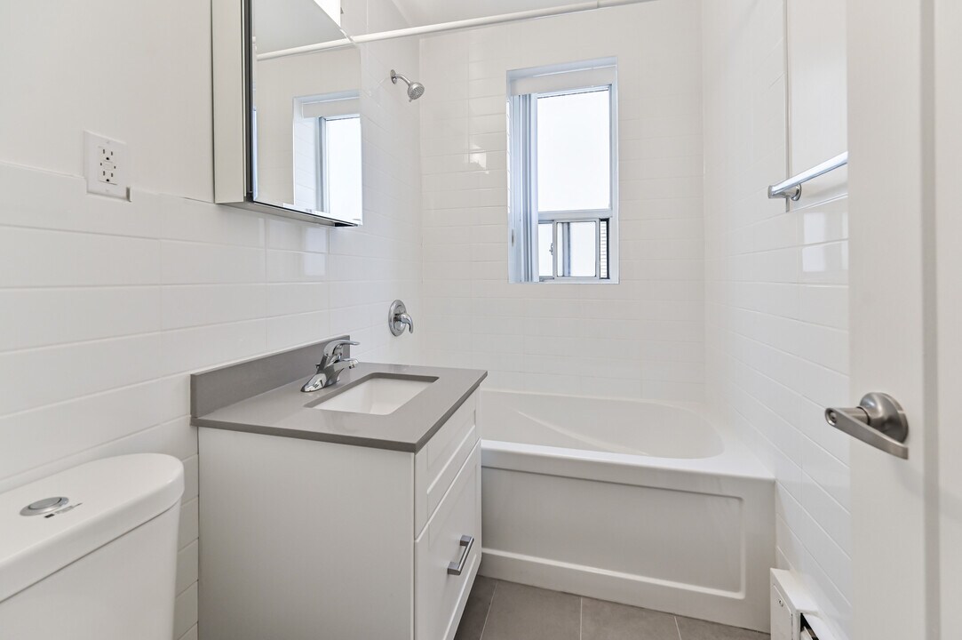 151 St George St in Toronto, ON - Building Photo