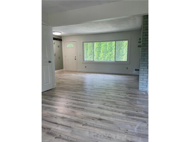 673 Farm Rd in Eagan, MN - Building Photo - Building Photo