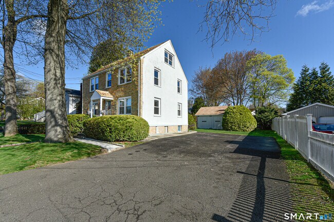 146 Warsaw St in Fairfield, CT - Building Photo - Building Photo