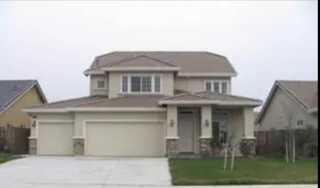property at 911 Larch Dr