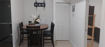 250 SW 4th St in Dania Beach, FL - Building Photo