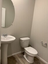 9418 N Chestnut St in Camas, WA - Foto de edificio - Building Photo