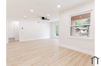 10307 Pinecrest Dr in Dallas, TX - Building Photo - Building Photo