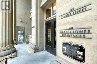 197 Yonge St in Toronto, ON - Building Photo - Building Photo