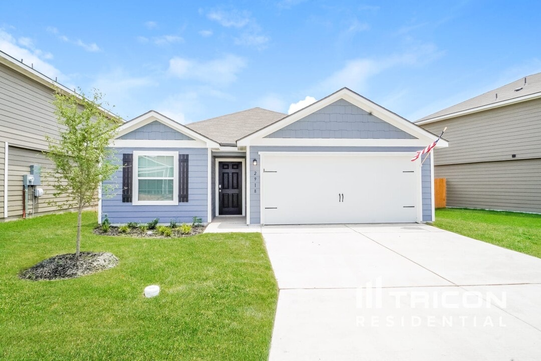 2918 Gastonian Mills in Converse, TX - Building Photo