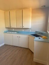 2324 Edison Ave in Sacramento, CA - Foto de edificio - Building Photo