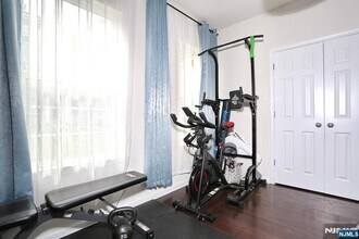 96 Truman Dr in Wood Ridge, NJ - Building Photo - Building Photo