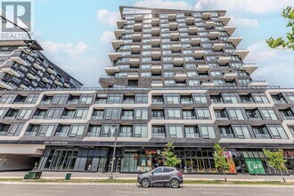 2481 Taunton Rd in Oakville, ON - Building Photo - Building Photo