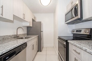 Legacy Vista Palms in Miami, FL - Building Photo