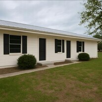 33 Princess Ct in Tylertown, MS - Building Photo