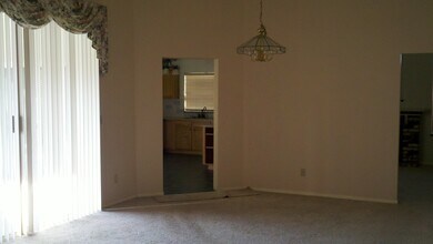 1349 El Cajon Ln in Los Banos, CA - Building Photo - Building Photo