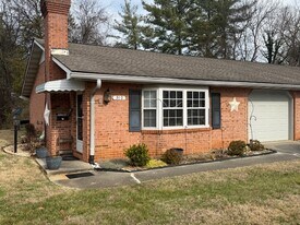 910 Windridge Dr in Maryville, TN - Building Photo