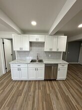 6448 Ward Rd in Sanborn, NY - Foto de edificio - Building Photo