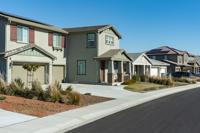 Carmello at Roberts Ranch in Vacaville, CA - Building Photo - Building Photo