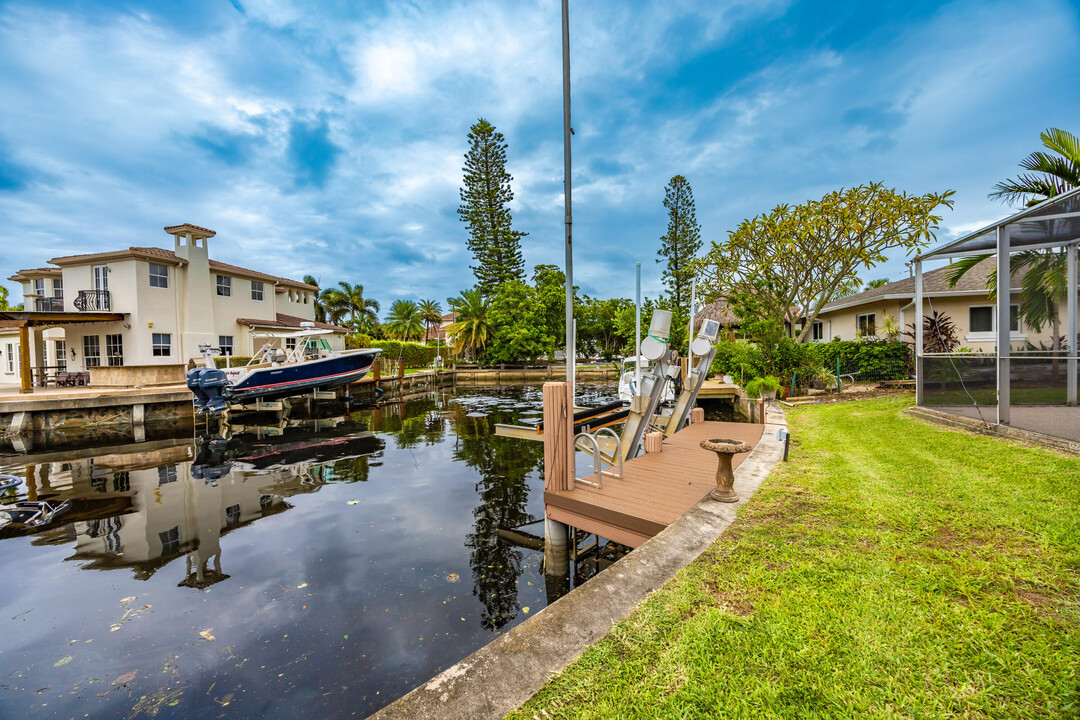 721 Newcastle St in Boca Raton, FL - Foto de edificio