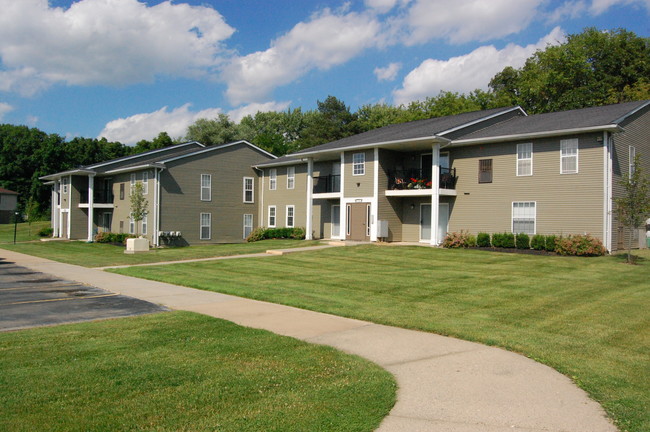 Northridge Meadow Apartments in Northville, MI - Foto de edificio - Building Photo