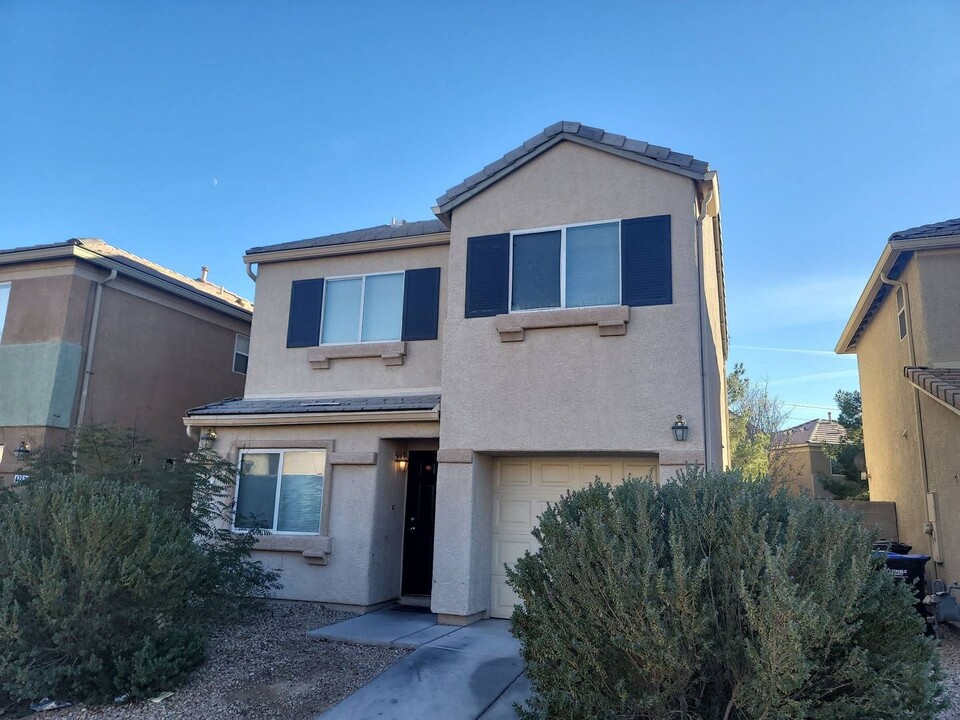 4747 Pinon Pointe Rd in Las Vegas, NV - Building Photo