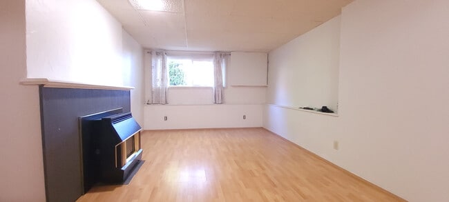 1701 Nanaimo St in New Westminster, BC - Building Photo - Building Photo