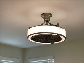 19812 Beringer Pl in Los Angeles, CA - Building Photo - Building Photo