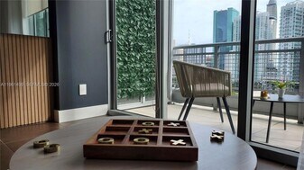 690 SW 1st Ct, Unit 1716 in Miami, FL - Building Photo