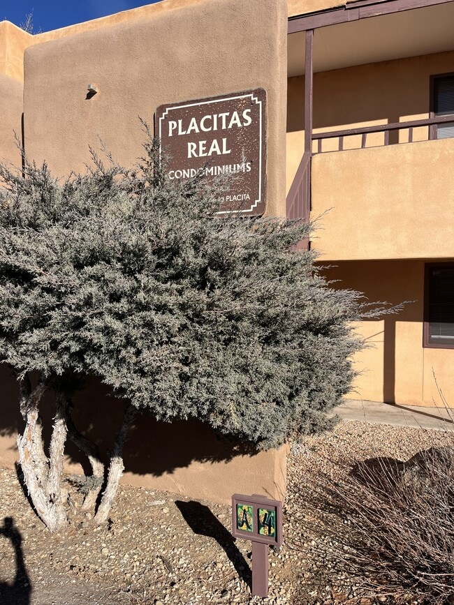 property at 405 Cam De La Placita