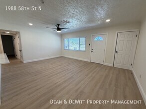 1988 58th St N in St. Petersburg, FL - Building Photo - Building Photo