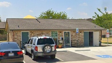 1501 Newland Dr in Gainesville, TX - Building Photo - Building Photo