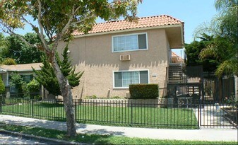 8008 Comstock Ave in Whittier, CA - Building Photo