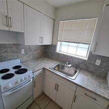 30 Phoenetia Ave in Coral Gables, FL - Building Photo - Building Photo