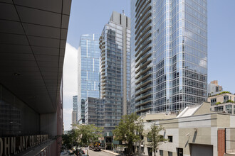 10 West End Ave in New York, NY - Foto de edificio - Building Photo