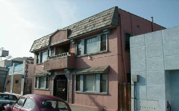 327 W Pacific Coast Hwy in Long Beach, CA - Building Photo - Building Photo