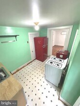 127 Green Ln in Philadelphia, PA - Building Photo - Building Photo