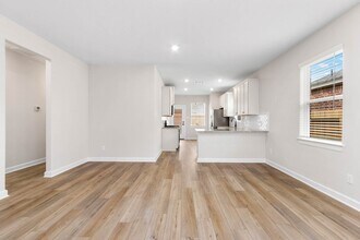 1111 Whispering Winds Dr in Beasley, TX - Building Photo - Building Photo